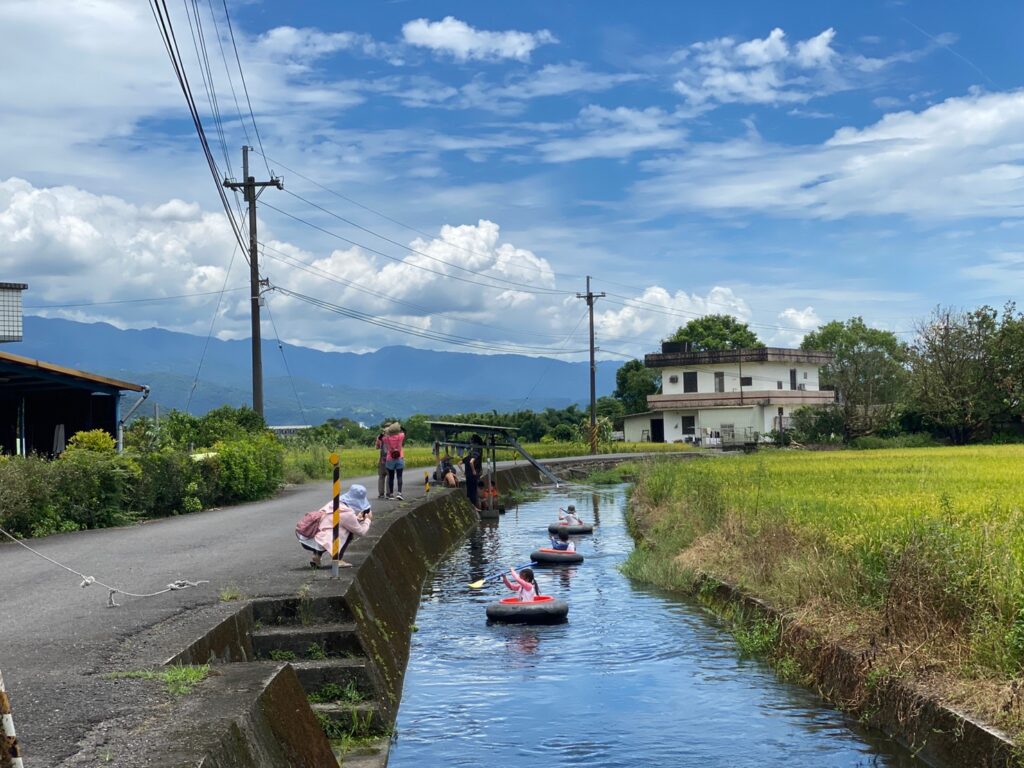 20220625卡稻農淨水廠田區-秋收割稻體驗活動-羅東北成國小音樂班班遊 -漂漂河(22)